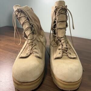 Men's Wellco Desert Tan Lace-Up Combat Boots Vibram‎ Soles Size 13.5R EUC